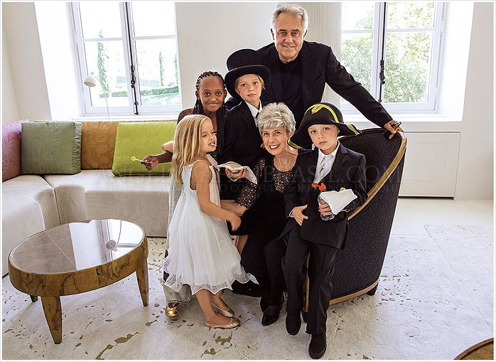 Angelina Jolie 婚紗照釋出，和Brad Pitt與孩子們一起洋溢幸福光輝 9