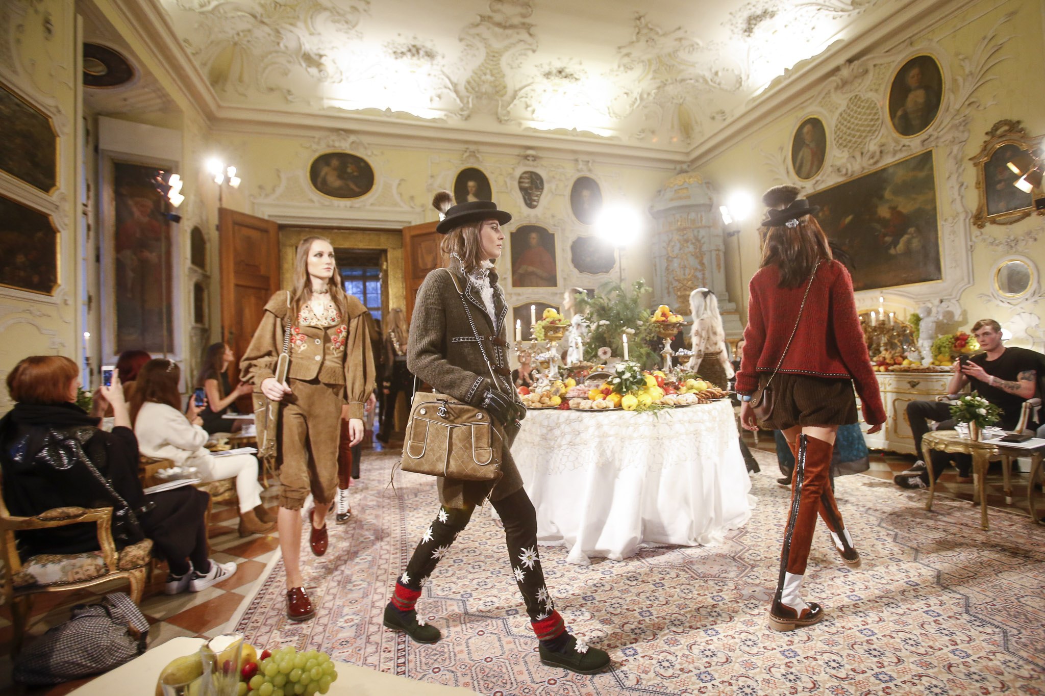 重返奧匈帝國的榮耀時代：Chanel移師薩爾斯堡舉辦2015早秋大秀 8